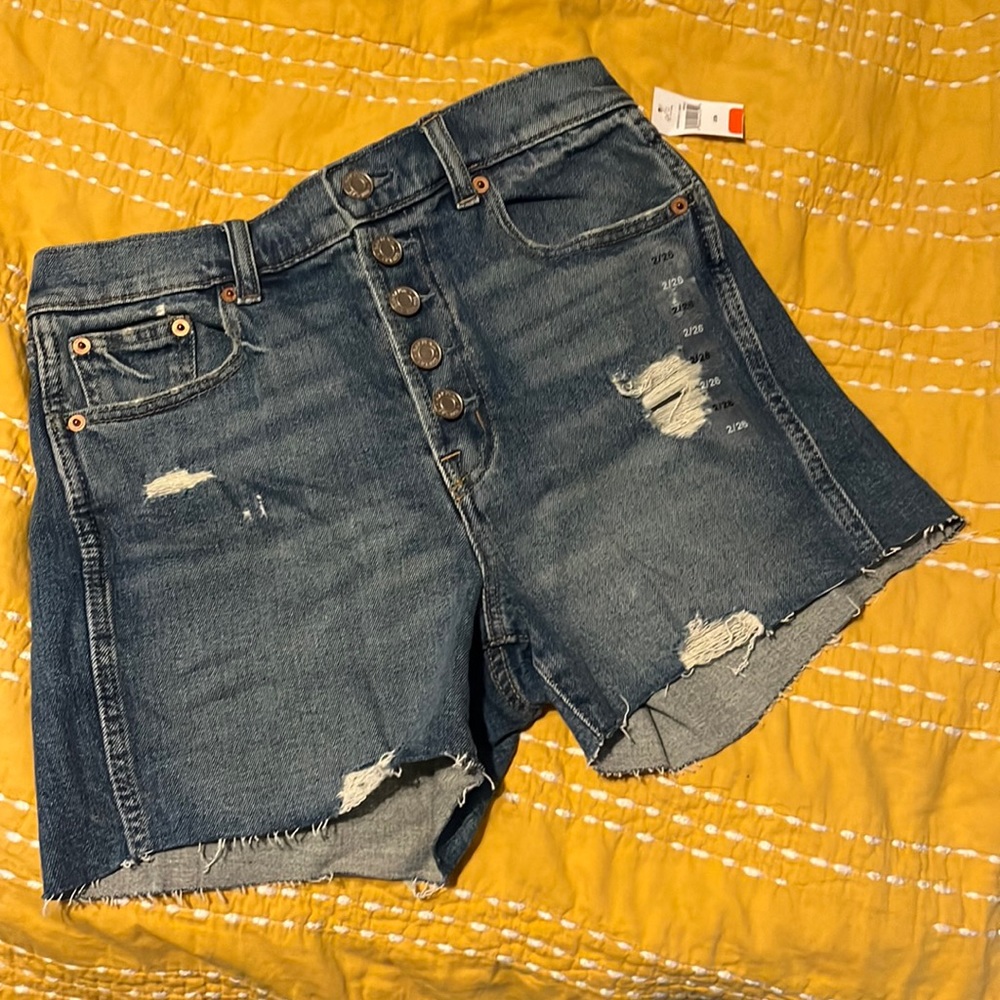 Button front gap size 2 distressed jean shorts NWT!